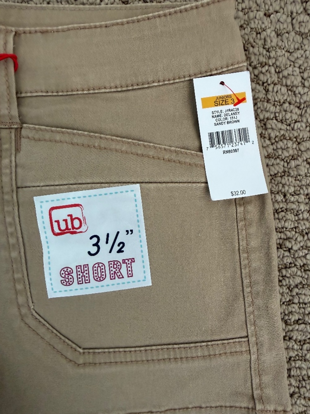 UNIONBAY Women's Cargo Shorts in Tan - Picture 4 of 5